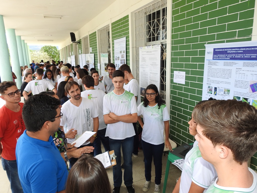 Alunos de escolas públicas expõem pesquisas em mostra da Fapes em Colatina